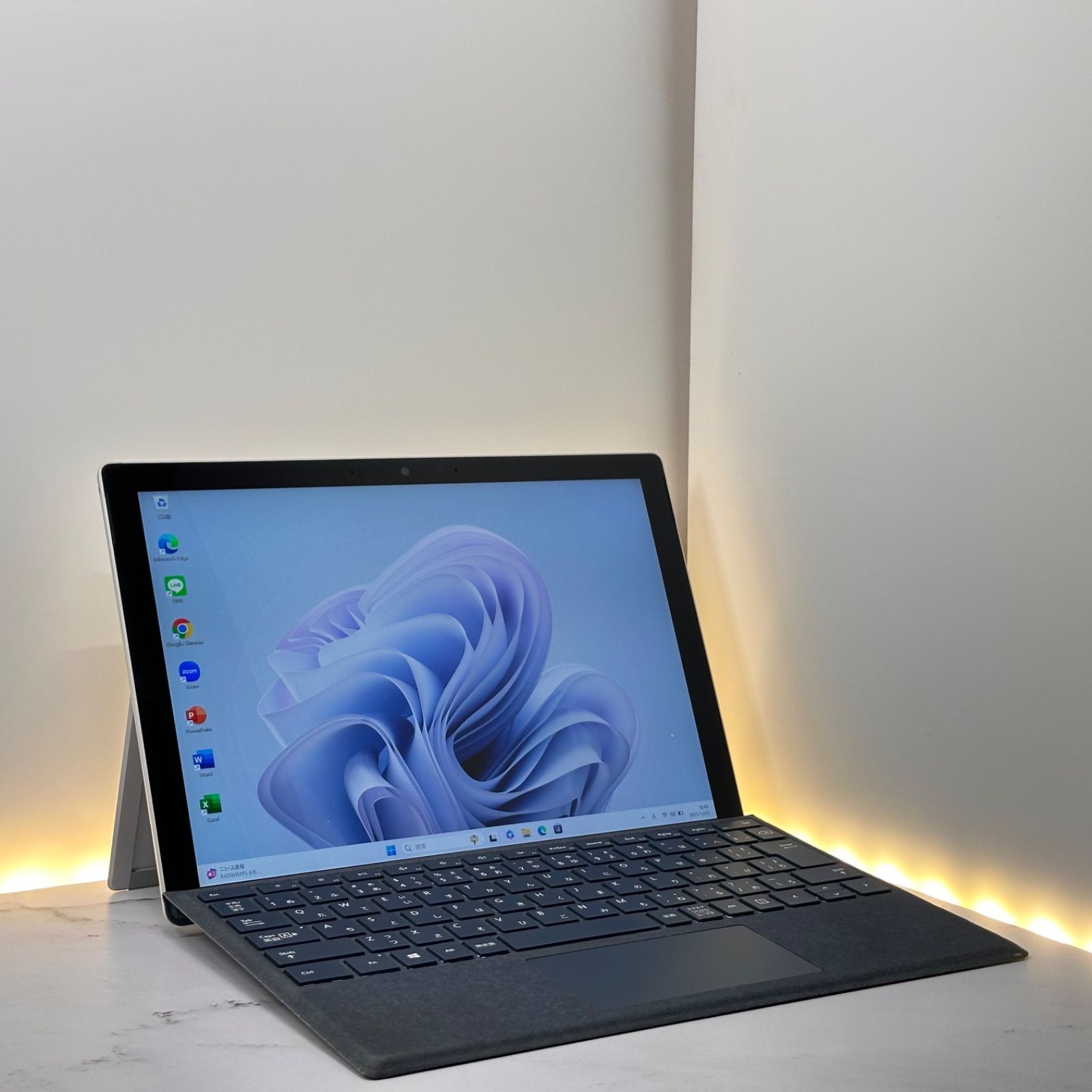 SIMフリー Surface Pro 7 LTE Corei 5 8 256