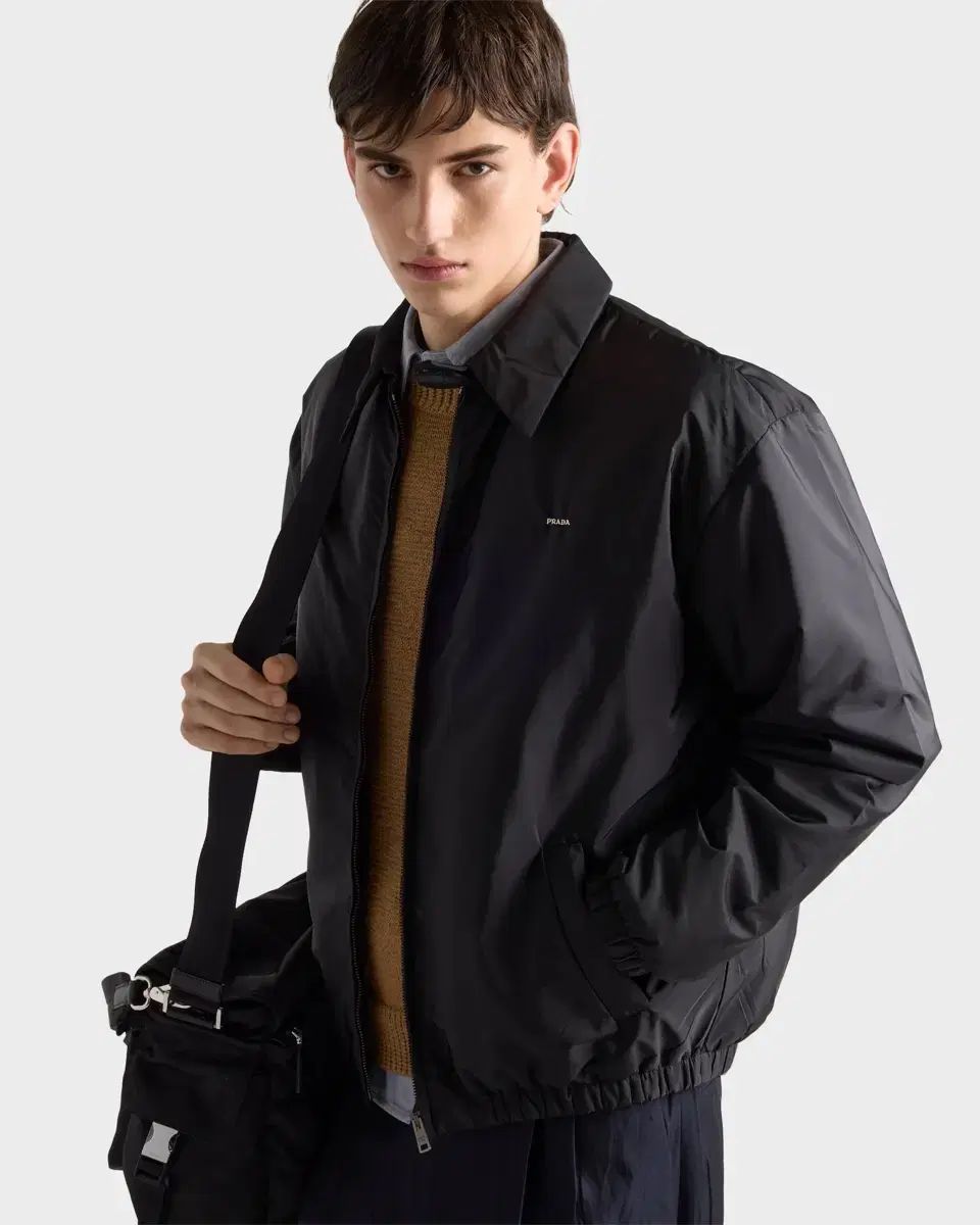 新品) PRADA プラダ リナイロン ブルゾン ジャケット 50 - メルカリ