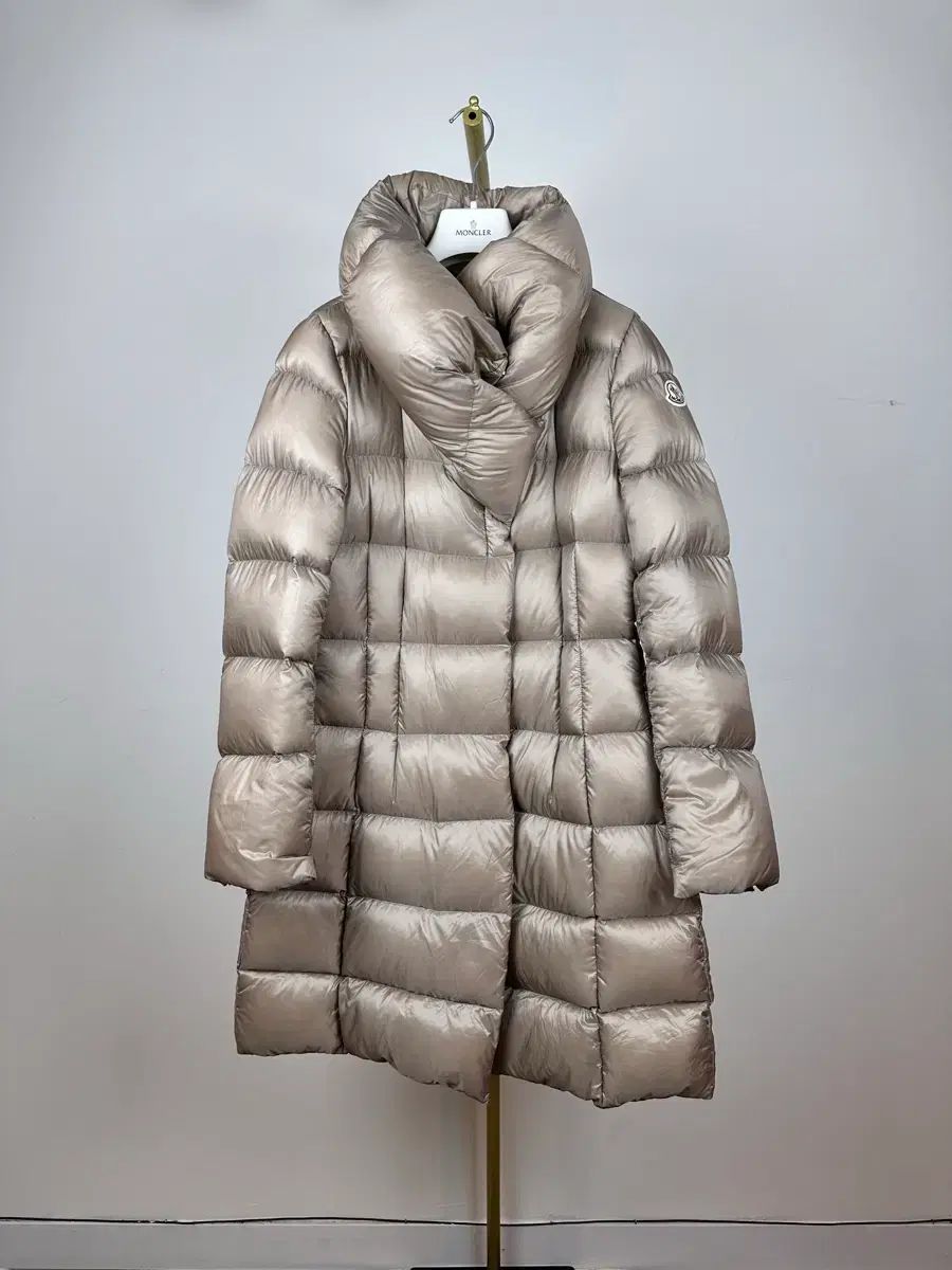 3 モンクレール レディース 軽量 ロング ダウン