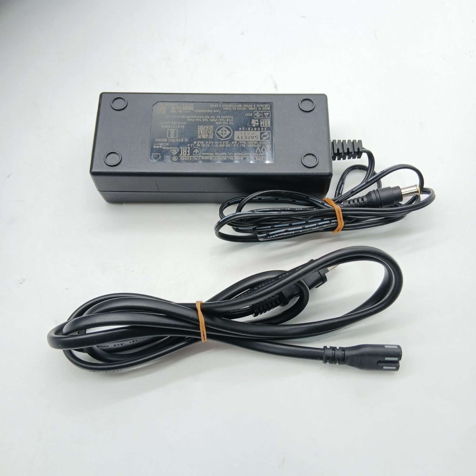 No 4537 ソニー 重低音スピーカー SRS XG 500 2021年モデル パッシブラジエーター搭載 防水 防塵IP 66 バッテリー駆動 マイク端子 ギター端子搭載 ブラック