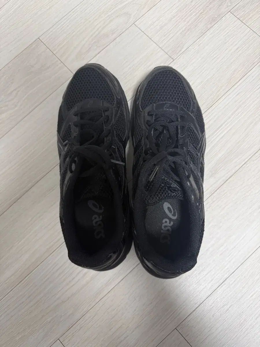 アシックス ゲル 1130 ブラック 270