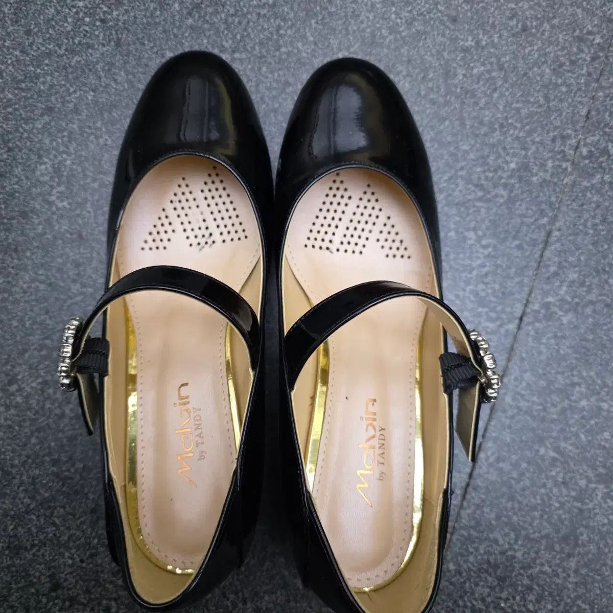 エナメル メリージェーン