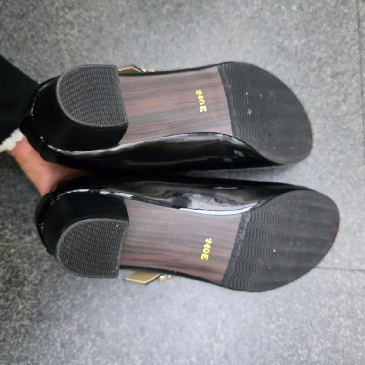 タンディ レディース 黒 エナメル メリージェーン 靴