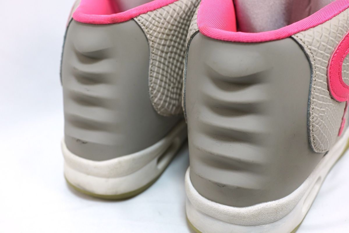 スニーカー グレー