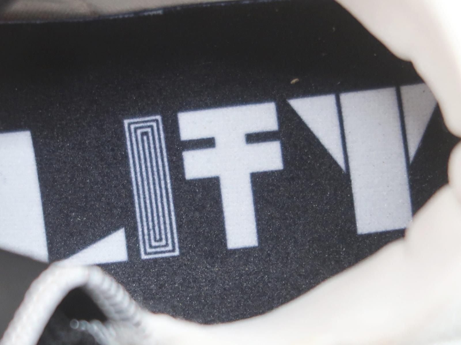 レブロン16 イクオリティ