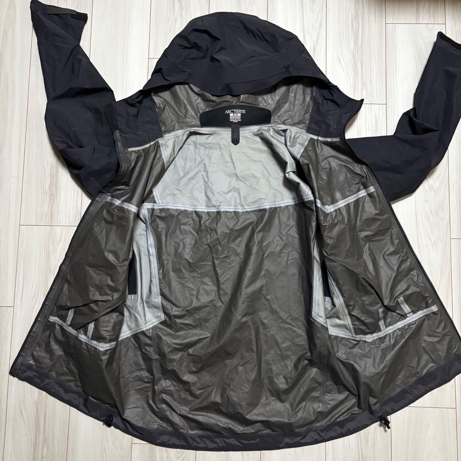 アークテリクス ベータSLハイブリッド メンズM 黒 ブラック ゴアテック