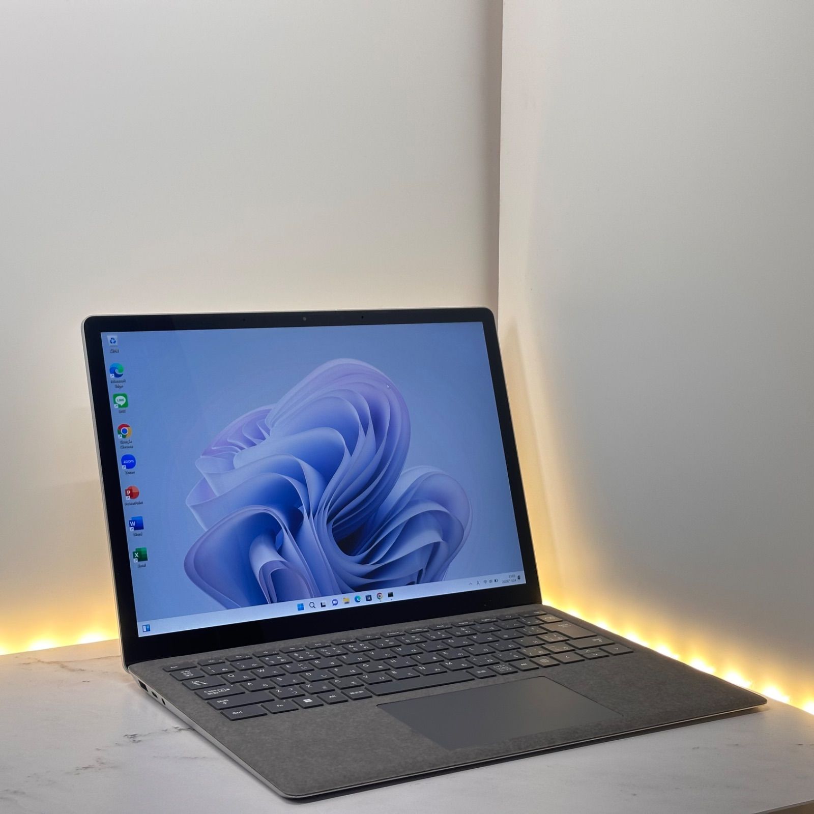 【準新品】Surface Laptop5 Core i5/8GB/256GB Amazon.com: Microsoft Surface Laptop (Intel Core i5, 8GB RAM