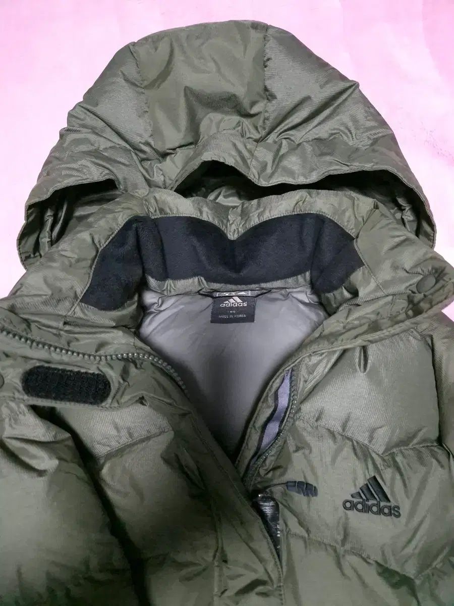 アディダス ダウンジャケット