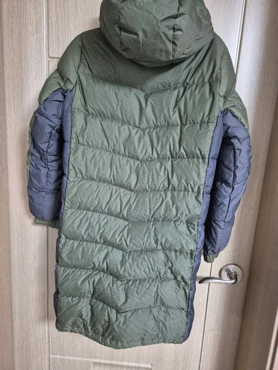 アディダス ダウンジャケット ロング丈