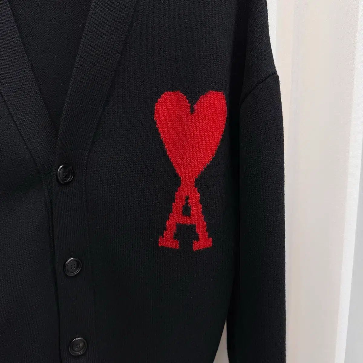 3400【大人気・美品】ポルトガル製 アミ ビッグハートロゴ 肉厚 カーディガン 3400【大人気・美品】ポルトガル製 アミ ビッグハートロゴ 肉厚