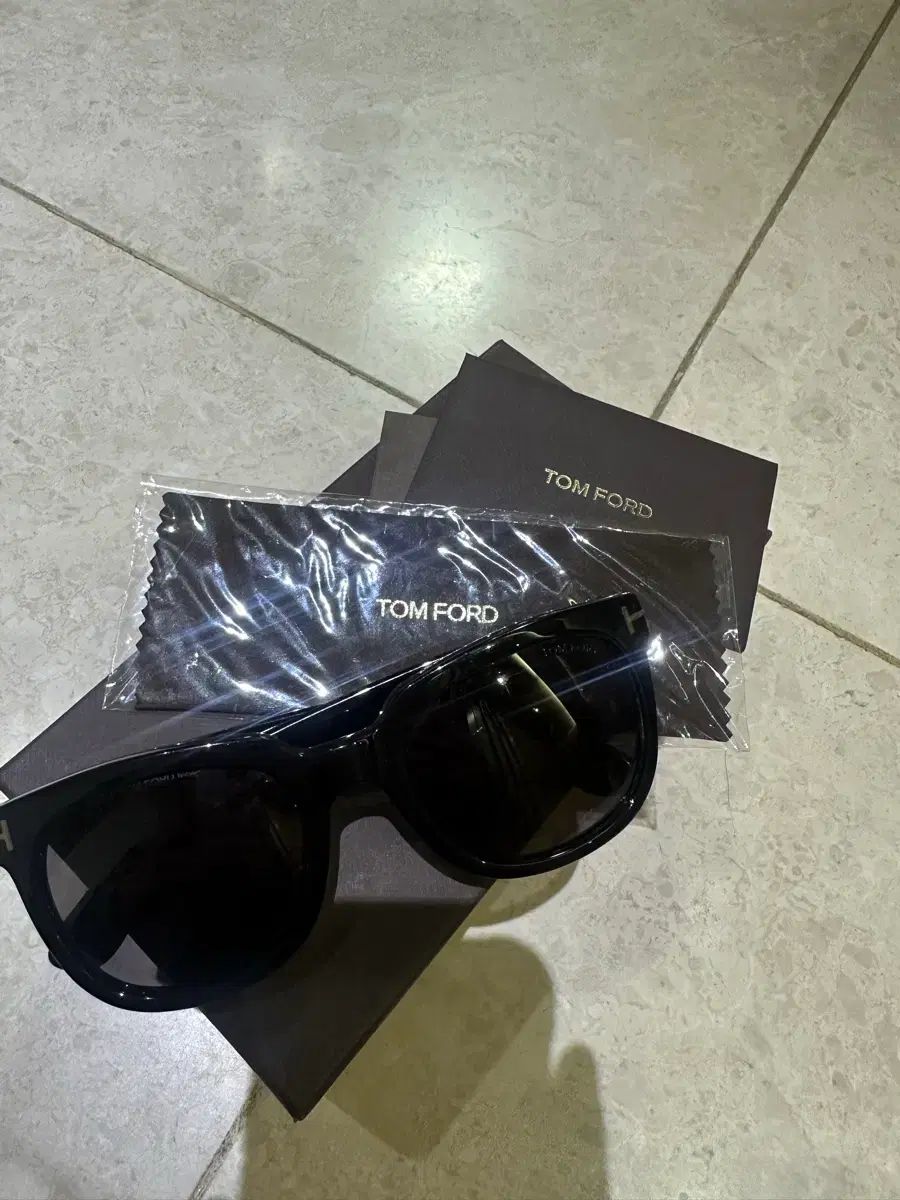 トムフォード サングラス TF 211 AF 01 A