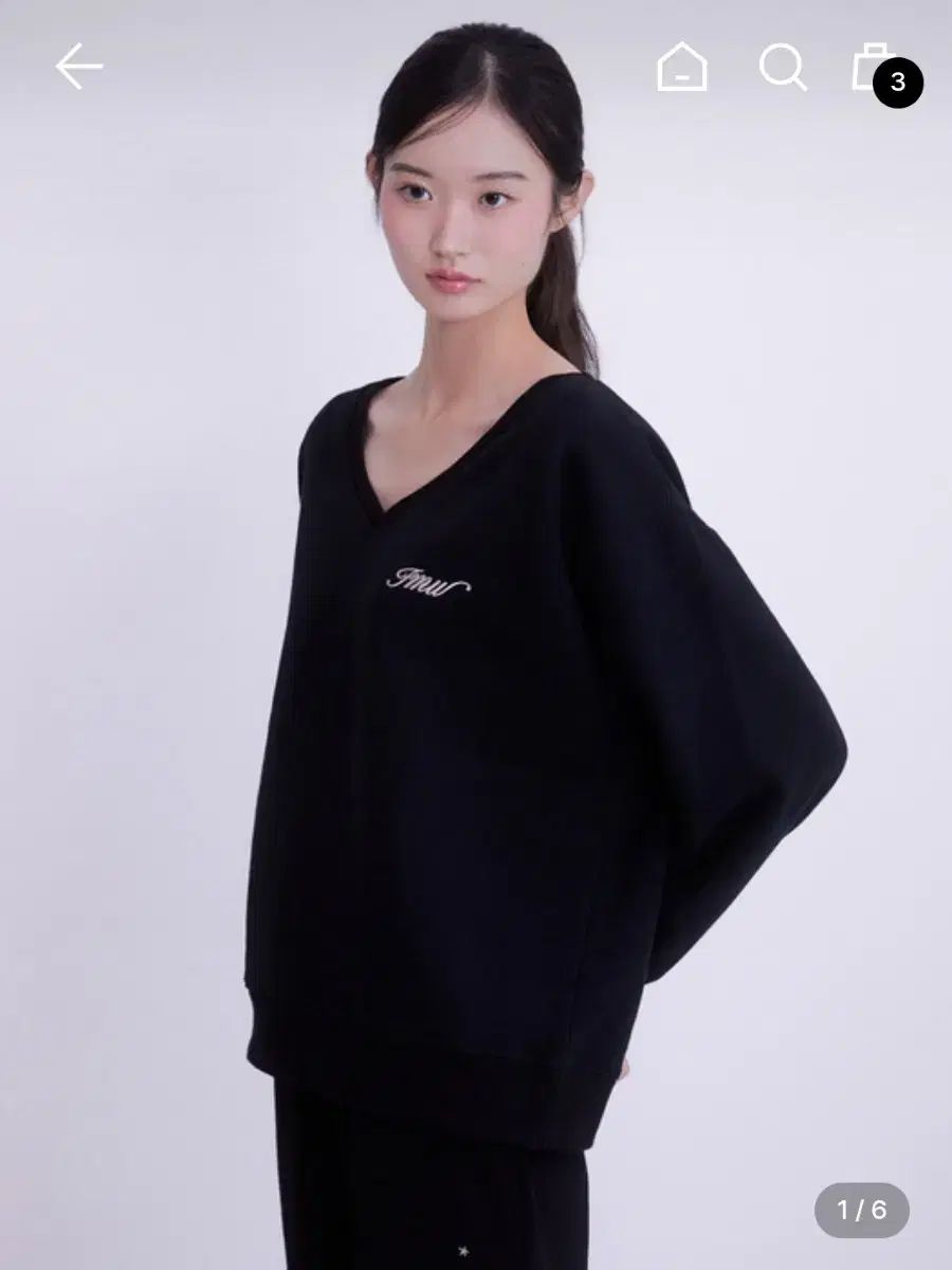 インナーMUSEUM - Lettering Deep V-Neck Sweatshirt