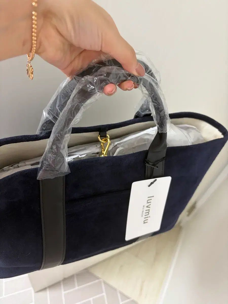 luvmiu ニーズ スウェード ドットバッグ