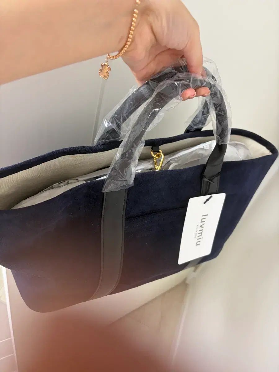 luvmiu ニーズ スウェード ドットバッグ