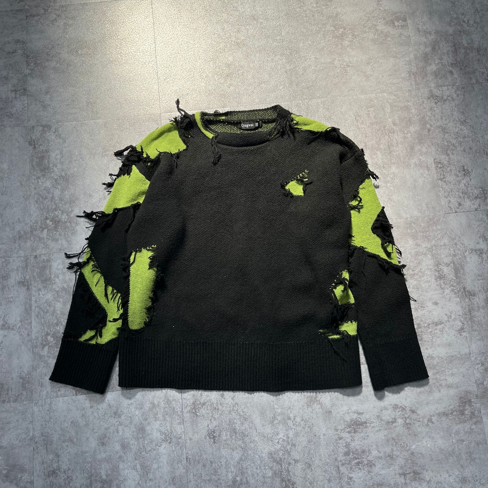 WAAC フランケンシュタインセーター サイズ2 黒/蛍光黄緑色 ショップ 革命の痕跡か、失恋の余韻か。破れを愛でるセーター 受注制