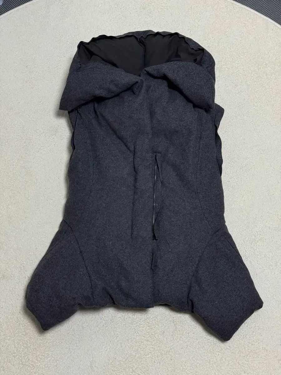 LANVIN ランバン チャコール グレー ダウン ベスト アウター 88