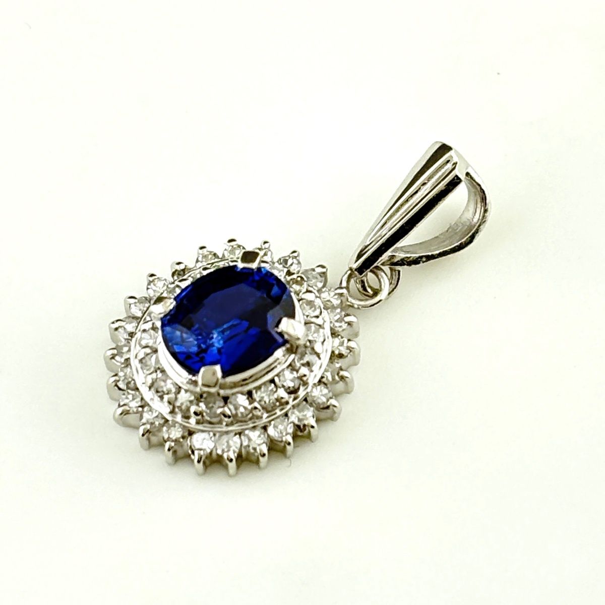 サファイア ペンダントトップ プラチナ メレダイヤ ペンダントトップ