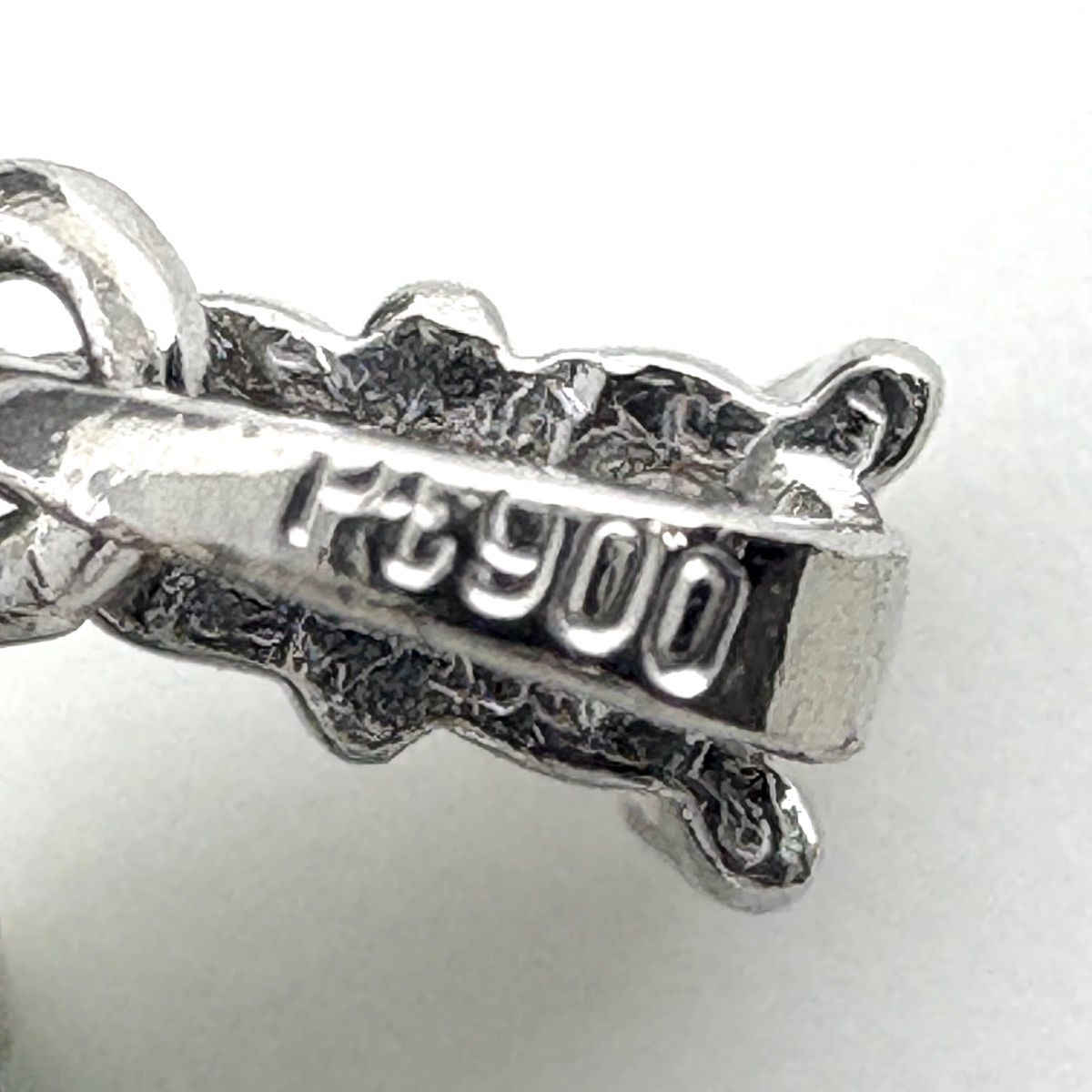 エメラルド ペンダントトップ プラチナ メレダイヤ ペンダントトップ