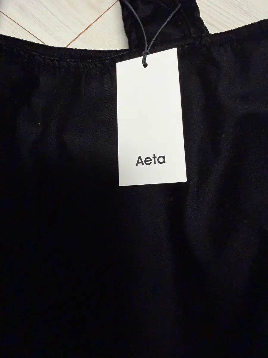 Aeta アエタ ツアーベルベット クロスバッグ