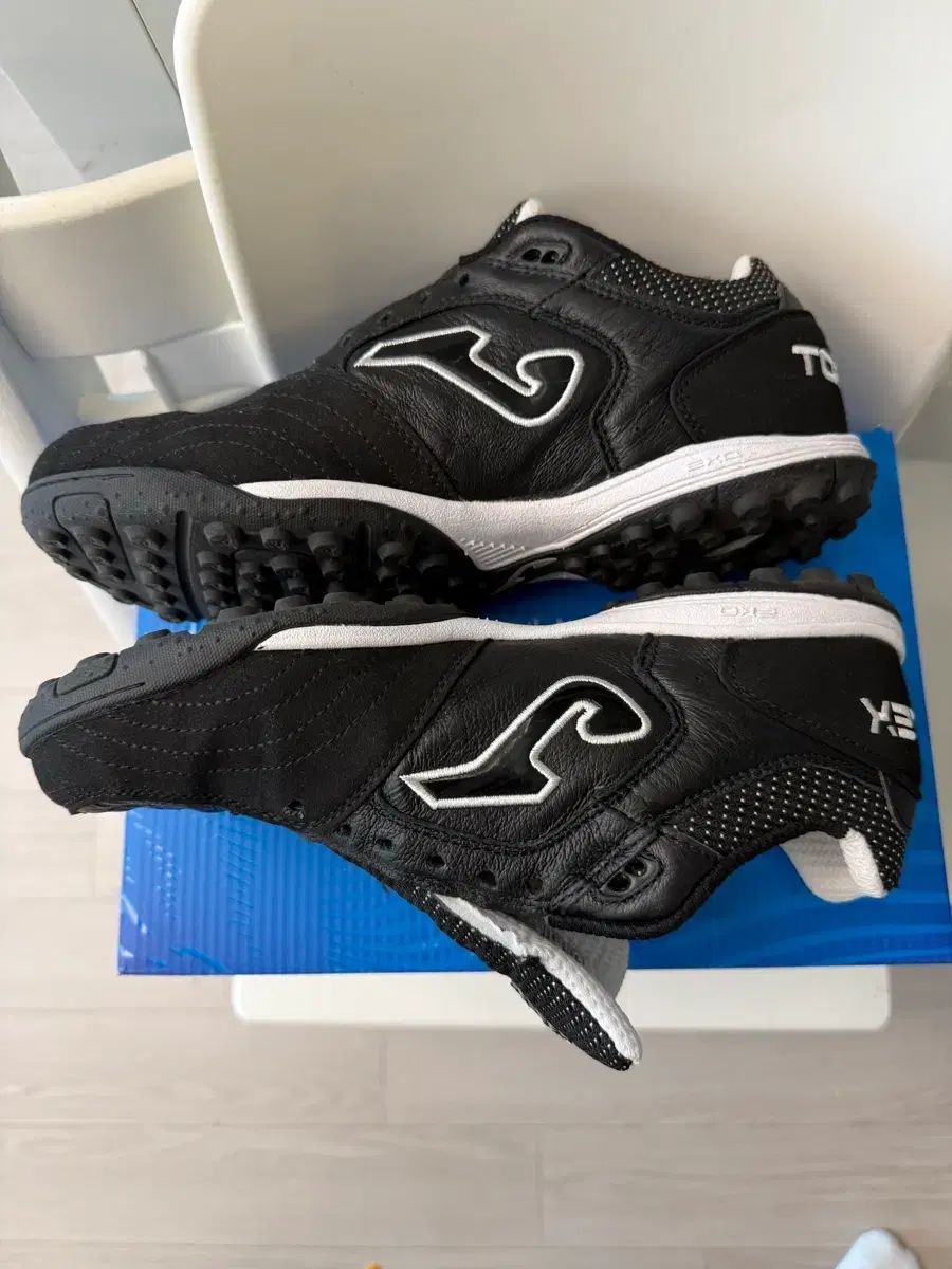 Joma トップスフレックス ブラックEDITION 260 mm