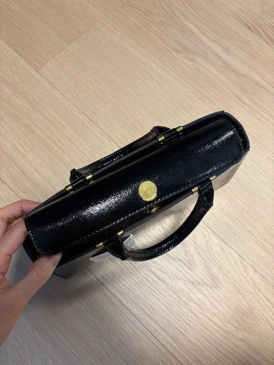 ブラック エナメル