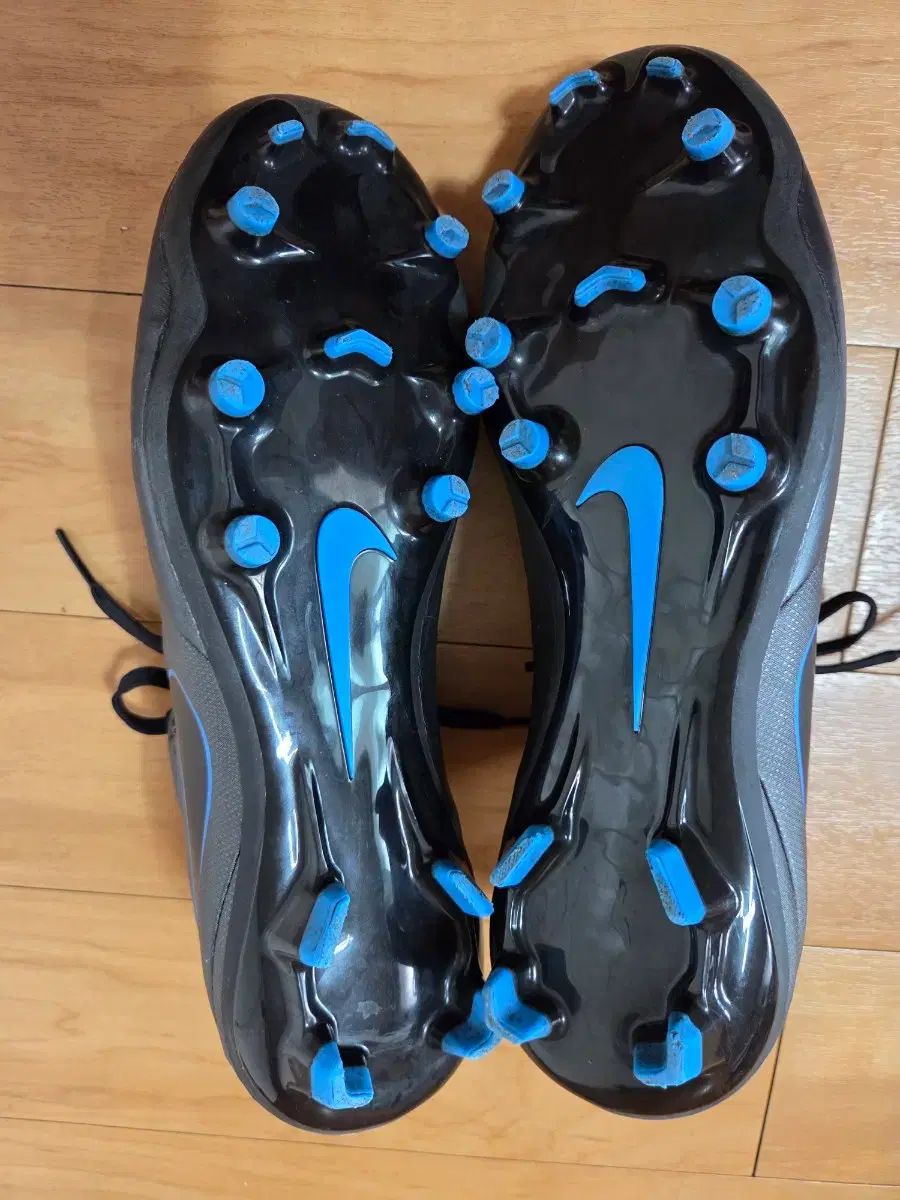 mm サッカーシューズ