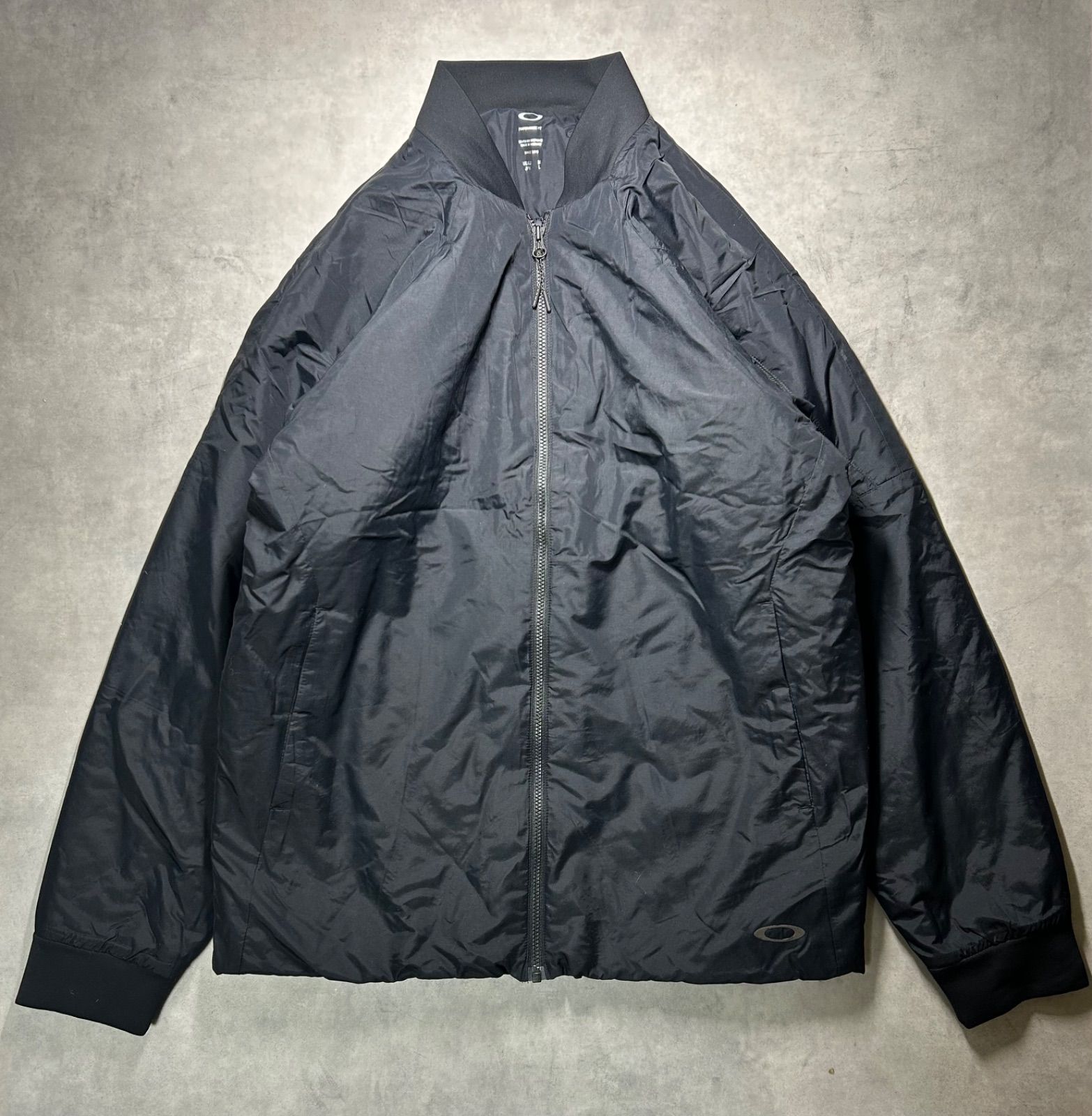 美品】オークリー 中綿キルティングジャケット 黒 L テック系 OAKLEY