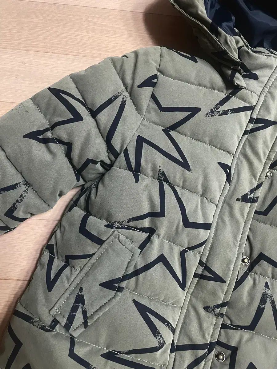 ボボショーズ 星 カーキ ダウン 2-3 y