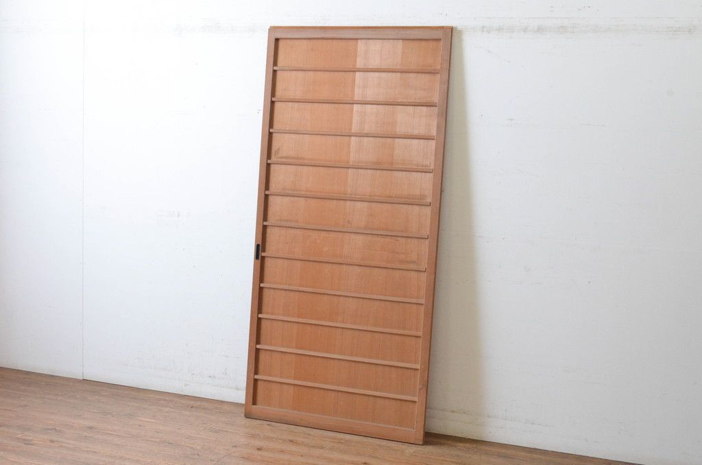 現状販売 舞良戸 アンティーク建具 昭和初期 上手物 美しい柾目 まいらど 板戸 引き戸 4～7営業日前後で発送 修理加工希望の方3ヶ月程で発送 R-065251