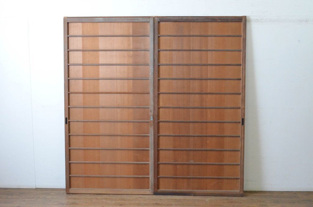 現状販売 舞良戸 セット アンティーク建具 昭和初期 上手物 柾目 まいらど 板戸 引き戸 4～7営業日前後で発送 修理加工希望の方3ヶ月程で発送 R-065252