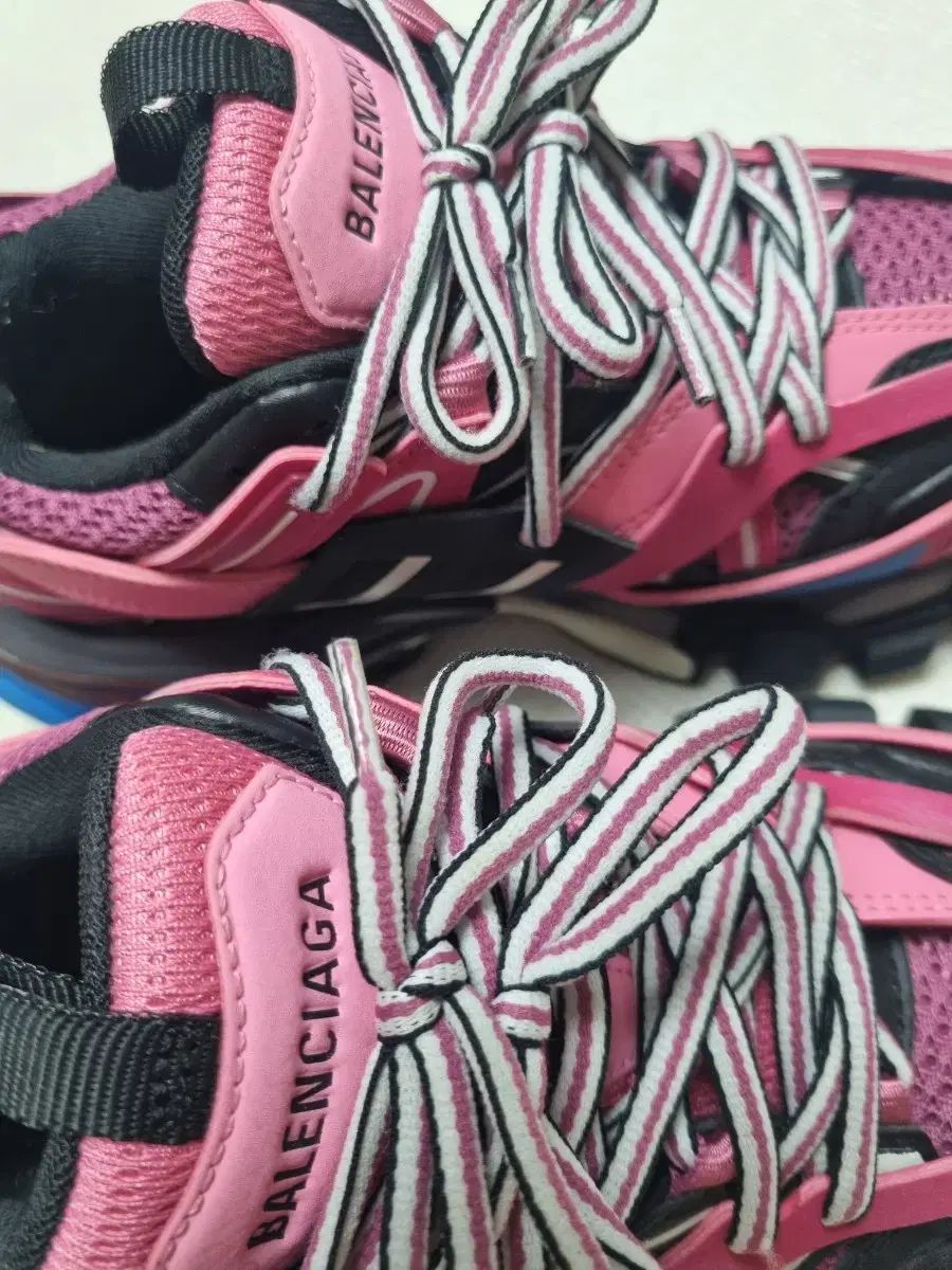 バレンシアガ トラック ピンク