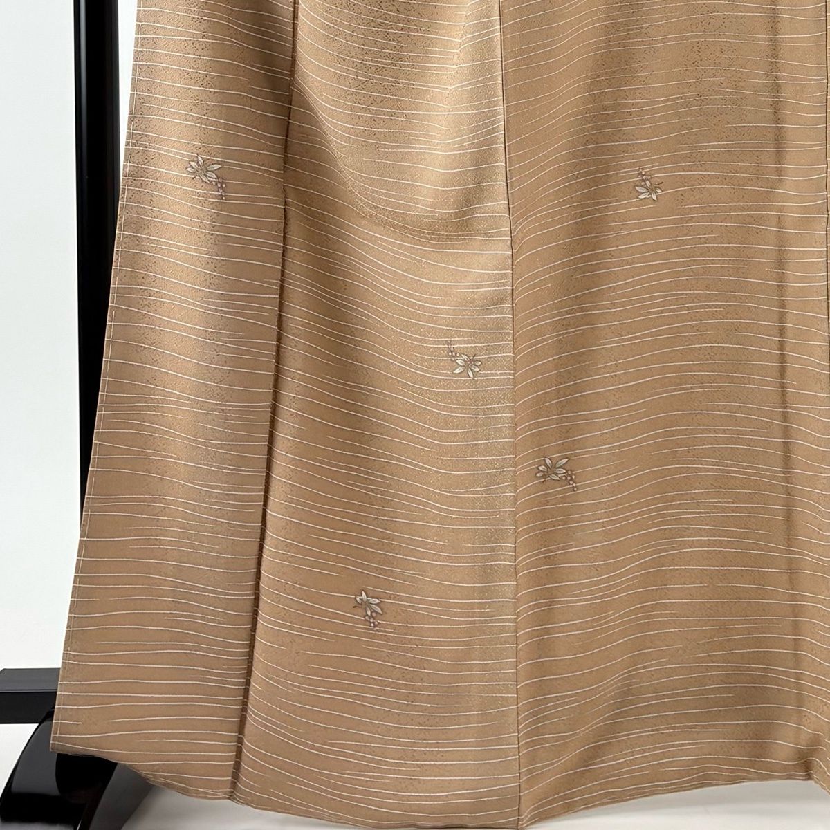 小紋 身丈166 cm 裄丈67.5 L 袷 葉と実 縞 薄茶色 正絹 秀品