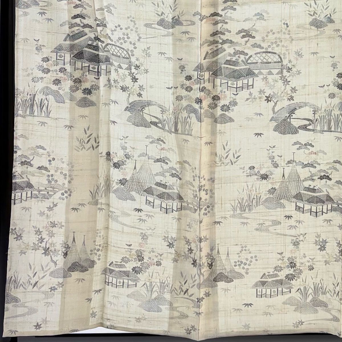 小紋 身丈157.5 cm 裄丈61.5 S 単衣 紬地 建物 松 ベージュ 正絹 秀品