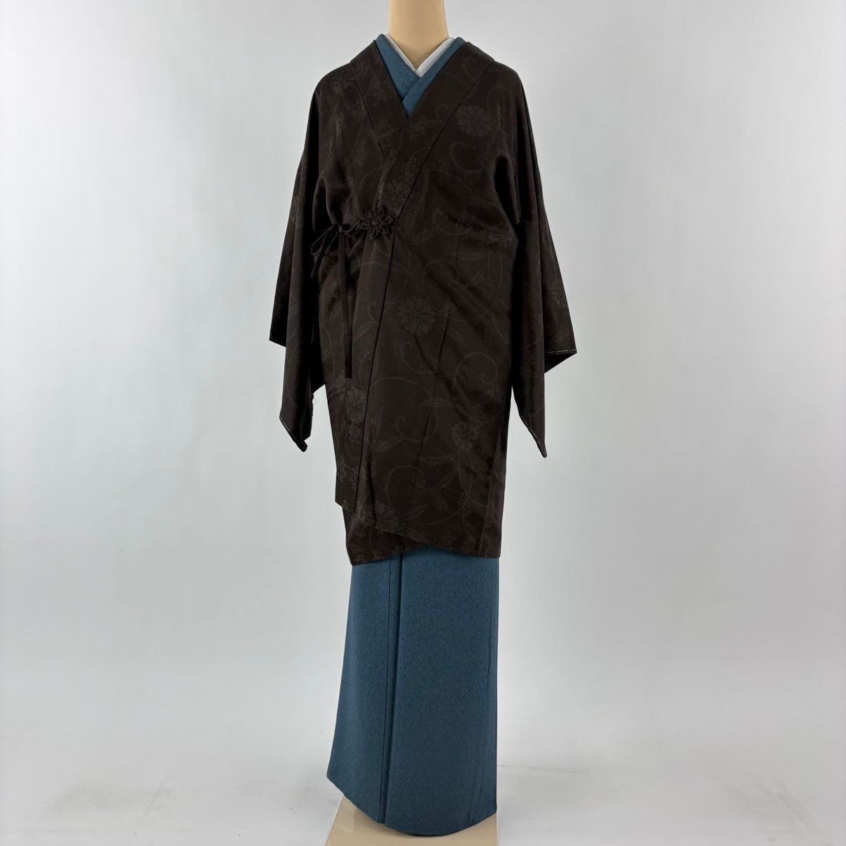道中着 身丈90 cm 裄丈65 M 和装コート 花唐草 地紋 焦茶色 正絹 秀品