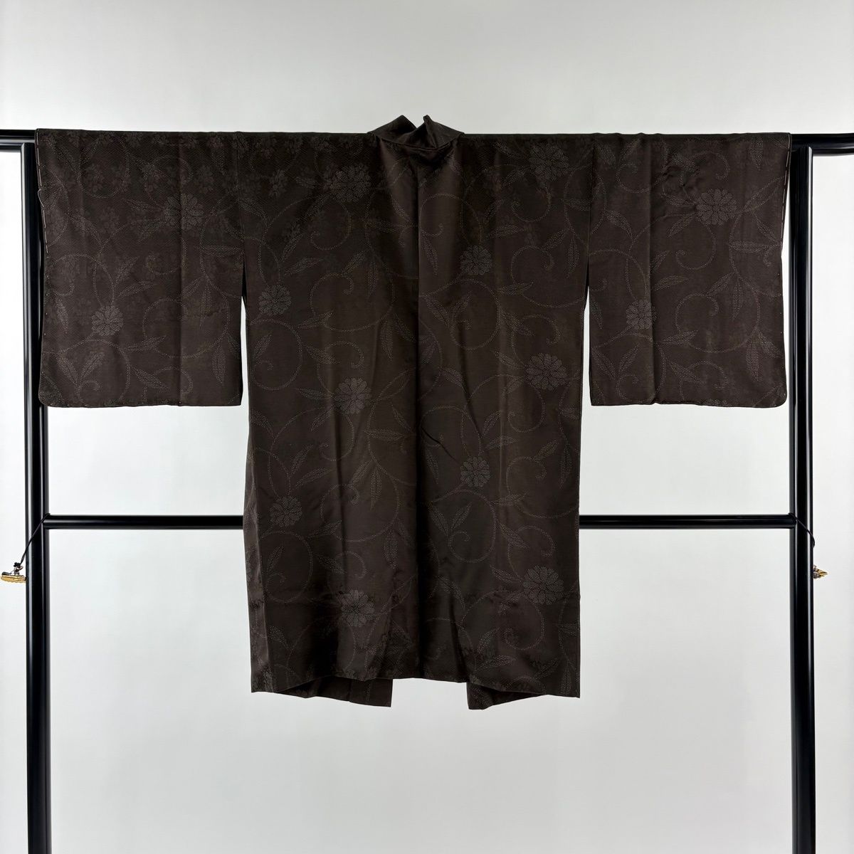 道中着 身丈90 cm 裄丈65 M 和装コート 花唐草 地紋 焦茶色 正絹 秀品
