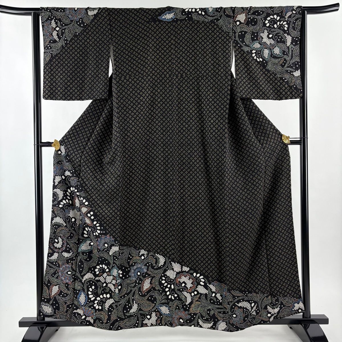美品 訪問着 黒 枝花 金彩加工 身丈158cm 裄丈68cm お洒落 美品 訪問着 黒 枝花 金彩加工 身丈158cm 裄丈68cm お洒落 楽天市場
