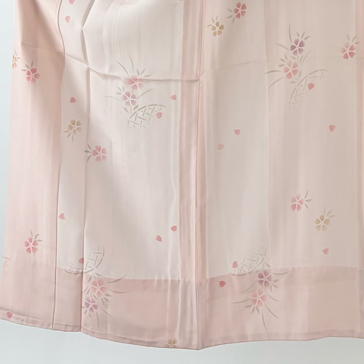 長襦袢 身丈127.5 cm 裄丈64 M 撫子 花びら 薄ピンク 正絹 秀品