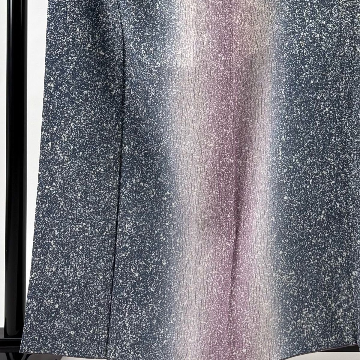 小紋 身丈160.5 cm 裄丈66 M 袷 幾何学模様 縦ぼかし 青灰色 正絹 秀品