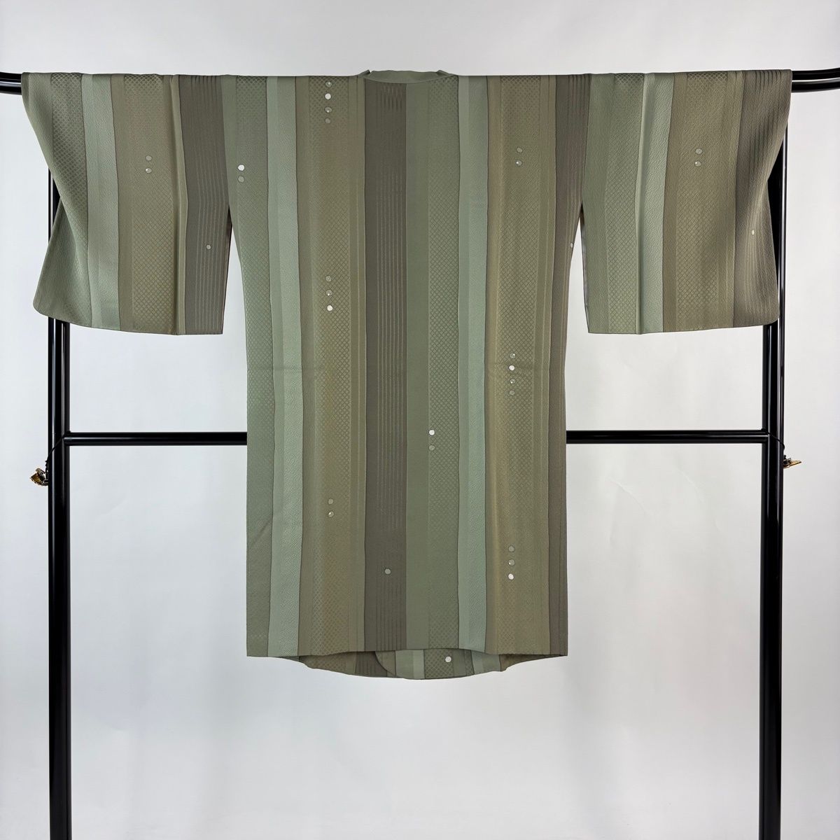 道行 身丈105.5 cm 裄丈69.5 L 和装コート 角衿 縦縞 幾何学模様 灰緑 正絹