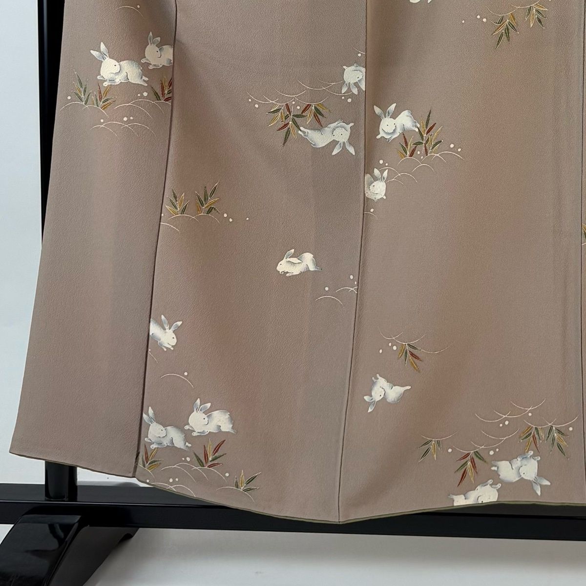 小紋 身丈156 cm 裄丈65.5 M 袷 花井幸子 落款 うさぎ 露芝 鶴めん 薄茶色 正絹