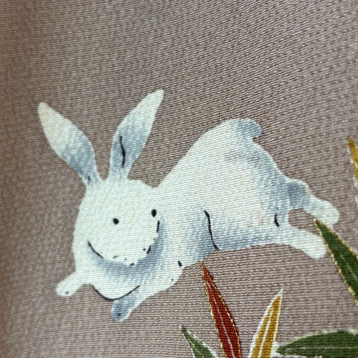 小紋 身丈156 cm 裄丈65 5 M 袷 花井幸子 落款 うさぎ 露芝 鶴めん 薄茶色 正絹 きれいめ 小紋 