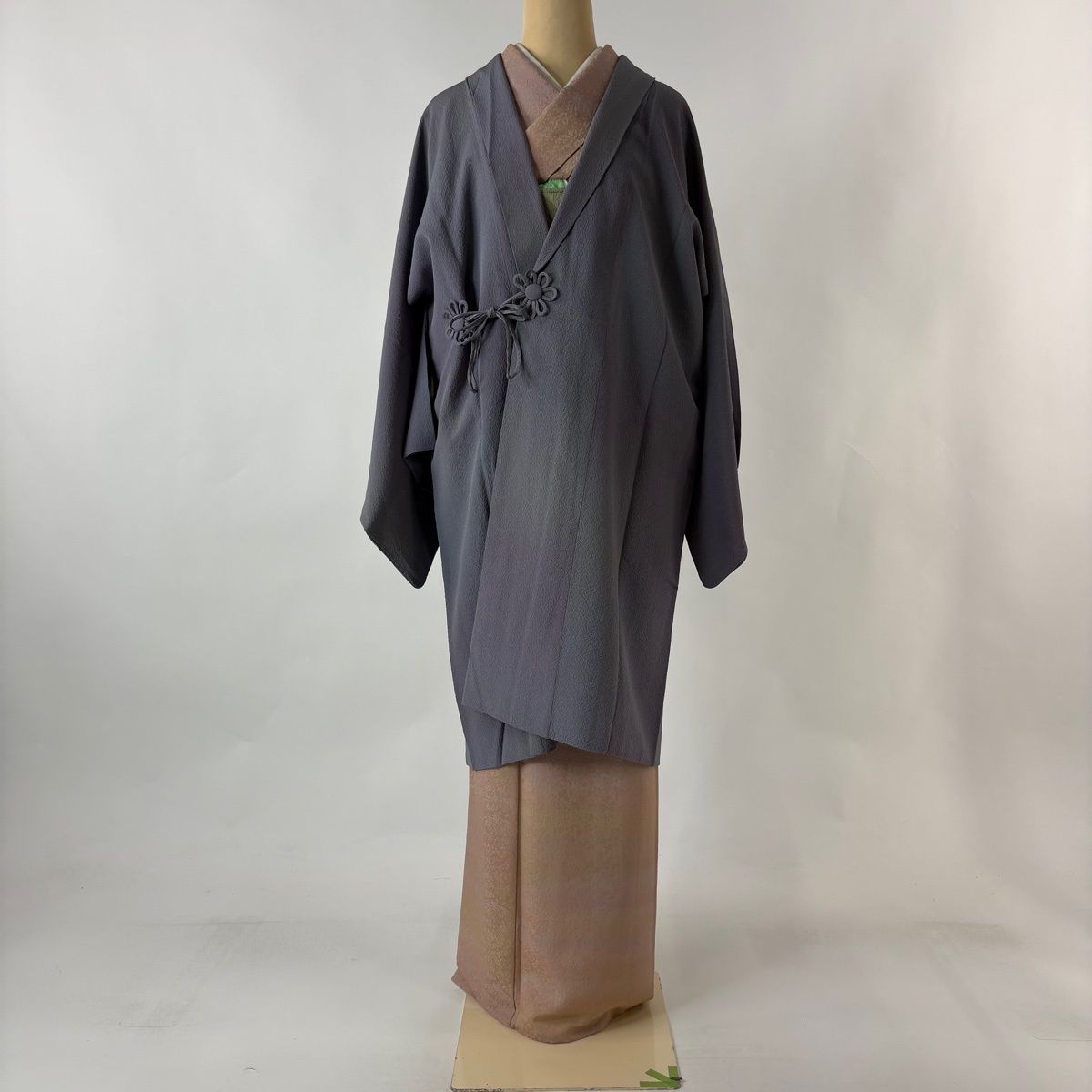 道中着 身丈102 cm 裄丈67 M 和装コート 落款 ぼかし柄 縮緬 灰紫 正絹