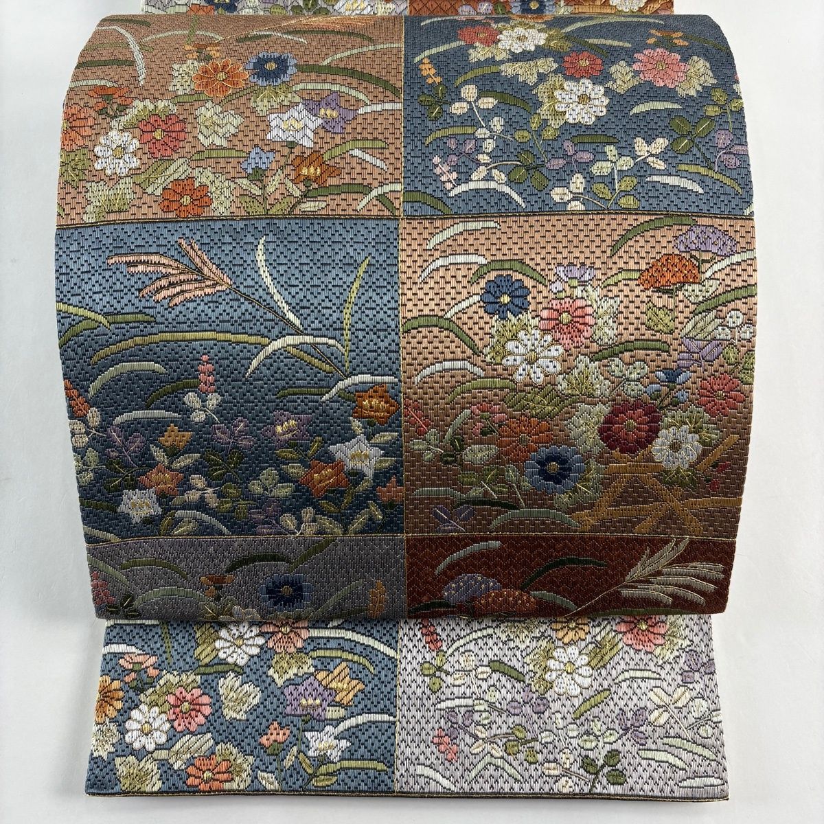 袋帯 秋草 変わり市松 金糸 薄茶色 全通 正絹