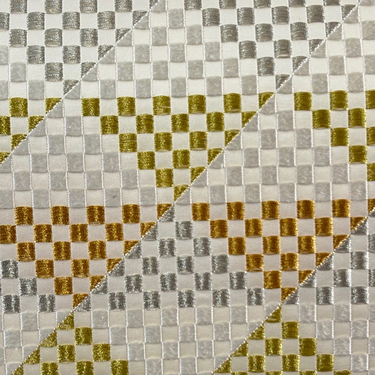 袋帯 落款 山口正夫監修 うろこ文 市松 金銀糸 クリーム お太鼓柄 正絹