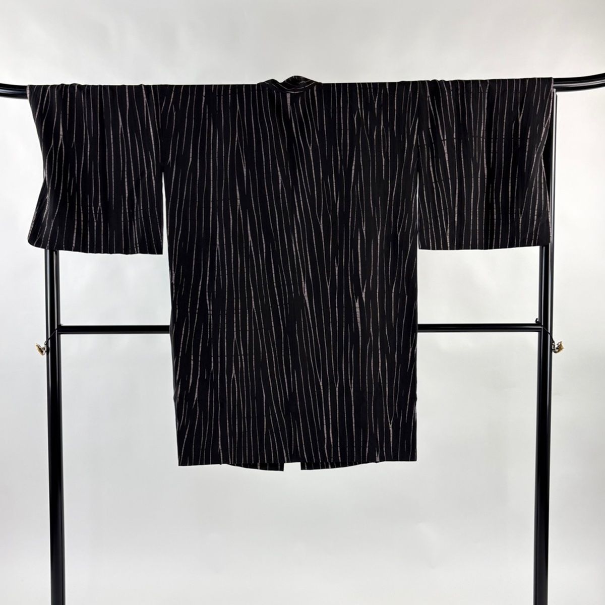 道中着 身丈104 cm 裄丈69 L 和装コート 幾何学 黒灰 正絹