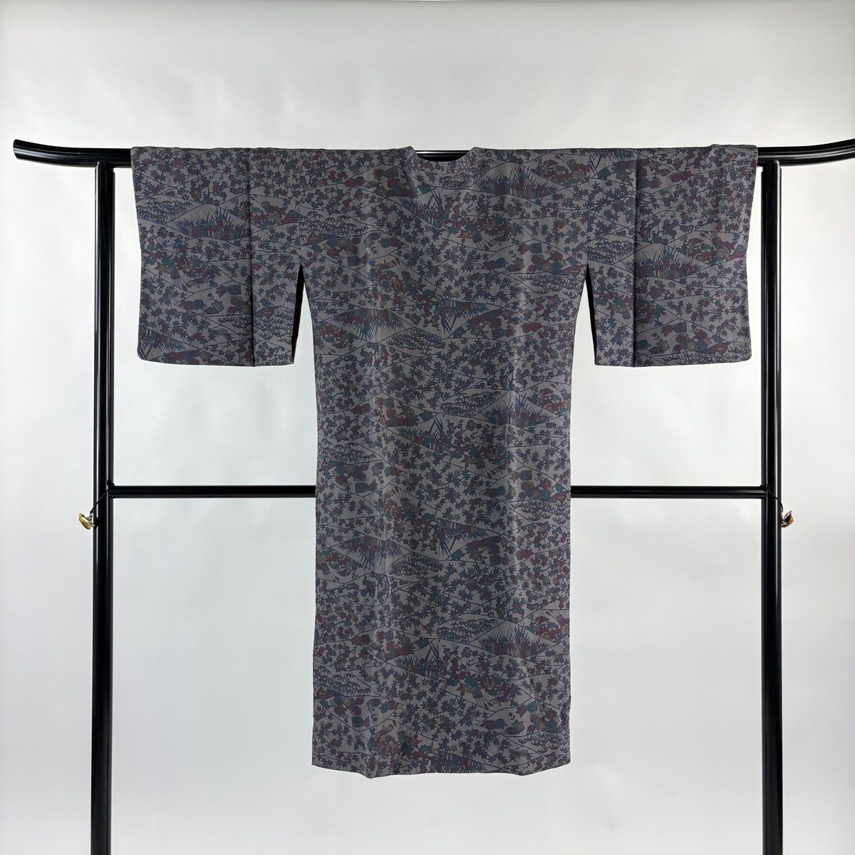 道行 身丈120 cm 裄丈62 S 人間国宝 南部芳松 和装コート 角衿 落款 扇 草花 ちりめん 灰色 正絹