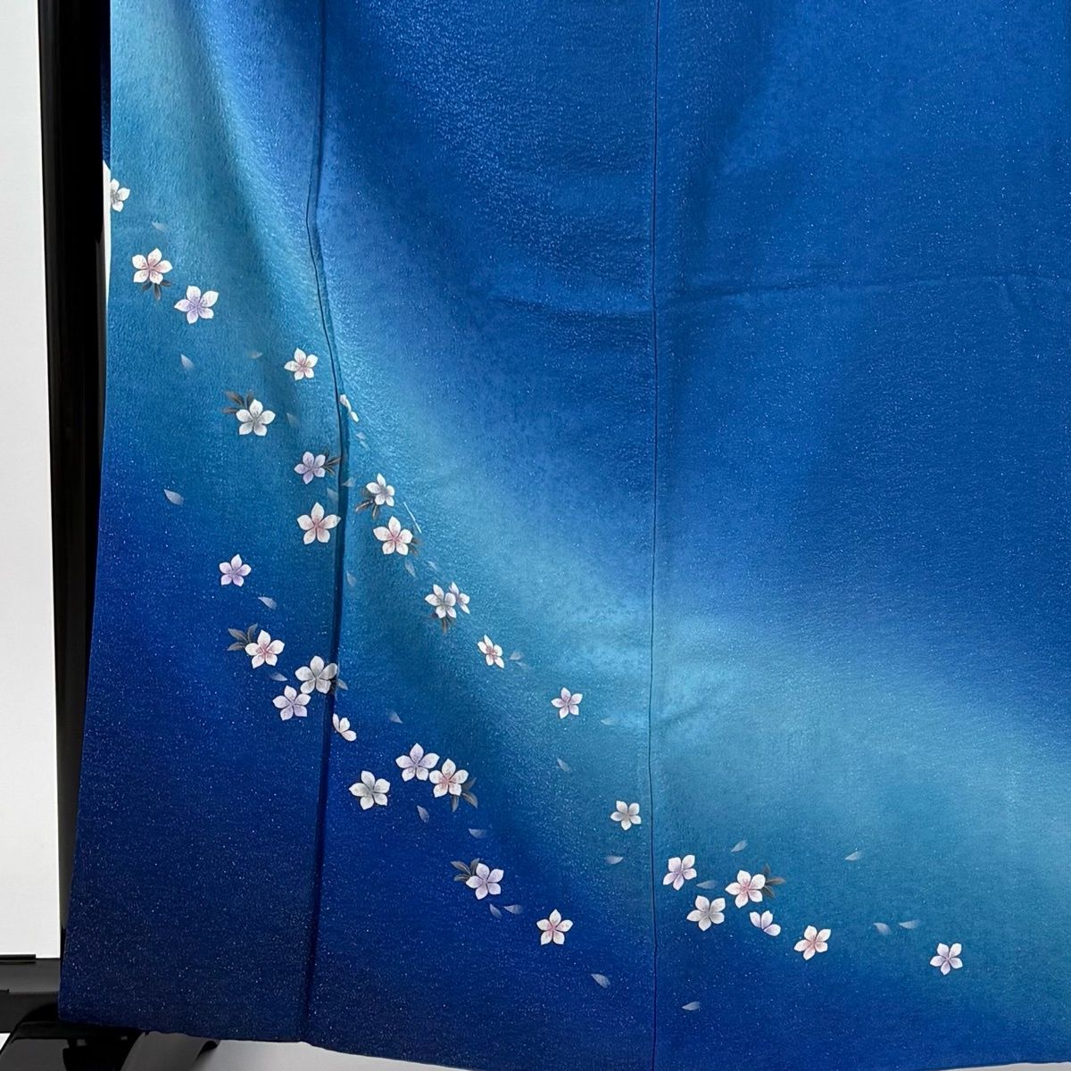 振袖 身丈162 cm 裄丈66.5 M 袷 やまと 草花 裾ぼかし 銀通し 青 正絹