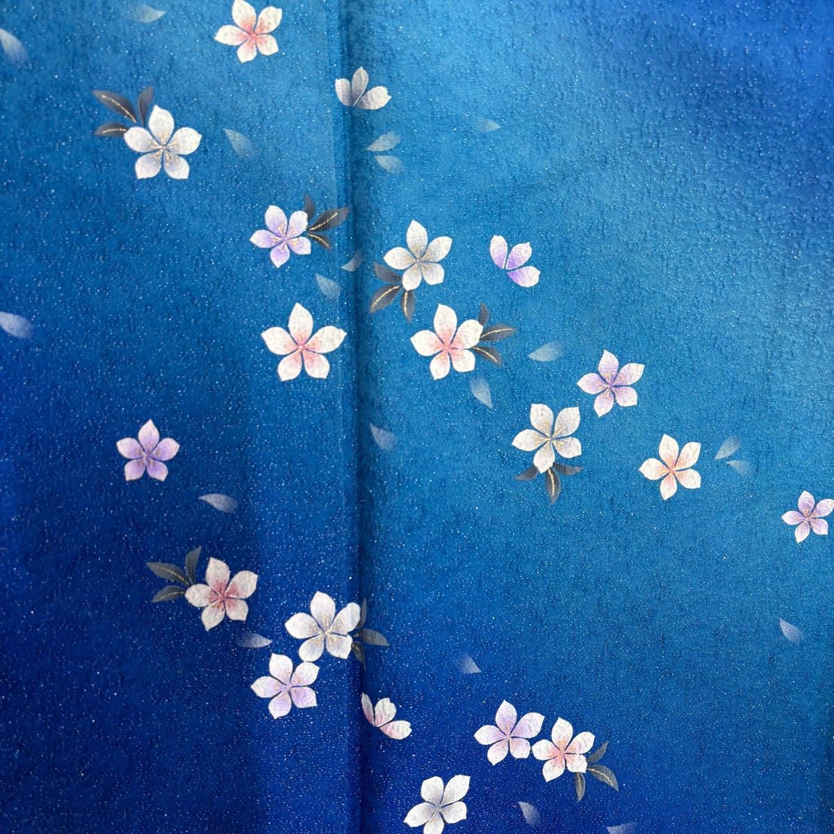  振袖 身丈162 cm 裄丈66 5 M 袷 やまと 草花 裾ぼかし 銀通し 青 正絹 振袖 着物