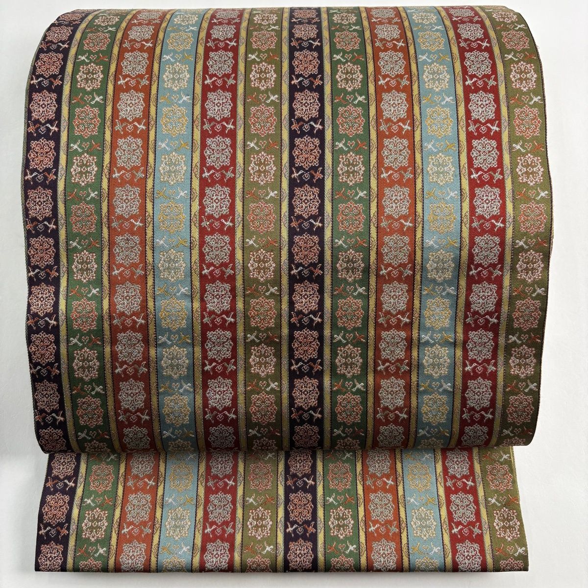 美品】 開き名古屋帯 名品 龍村美術織物 華文 縞 銀糸 鶯色 正絹