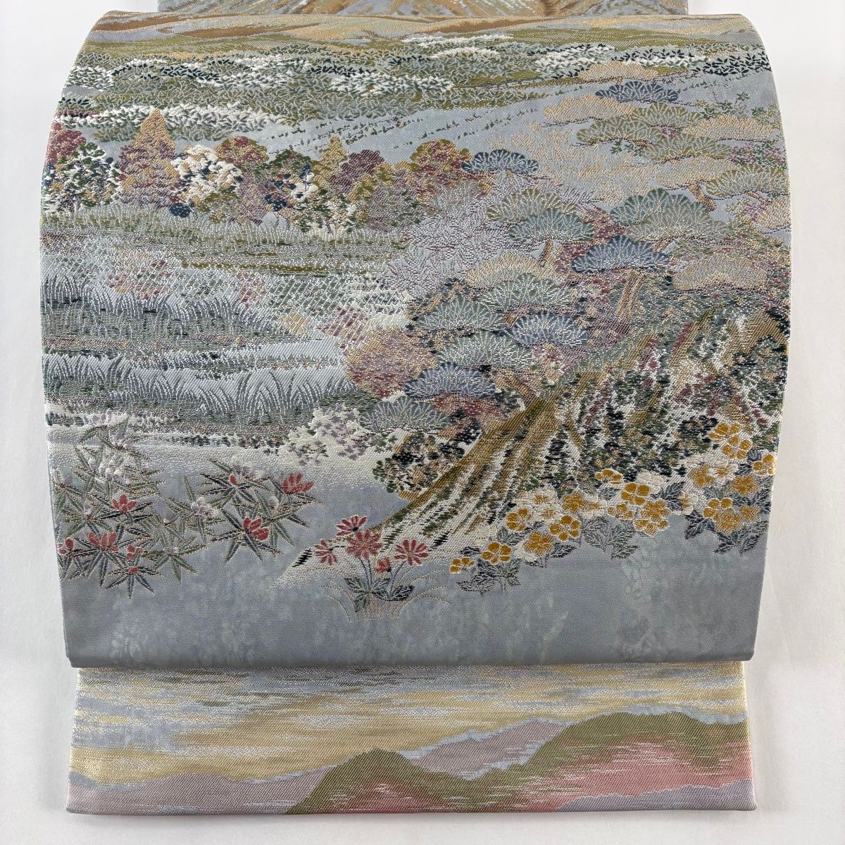 袋帯 北の大地 山 樹木 箔 金糸 青灰色 お太鼓柄 正絹